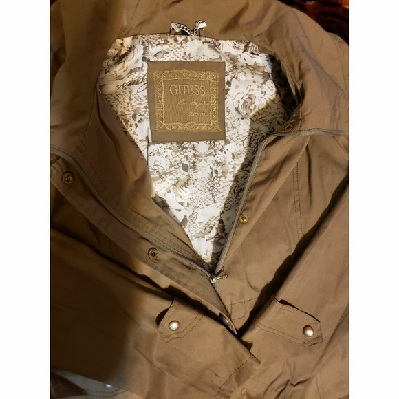 💚 Guess Jacket - Picture 2 of 4